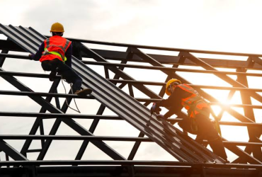 Choosing the Right Commercial Roofer: Factors to Consider