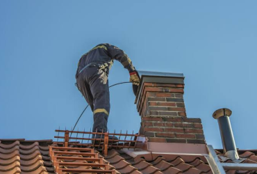 Chimney Cleaning vs. DIY: Pros and Cons for Homeowners to Consider