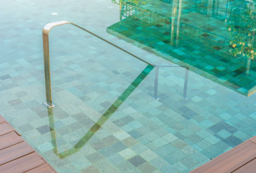 professional pool cleaning service