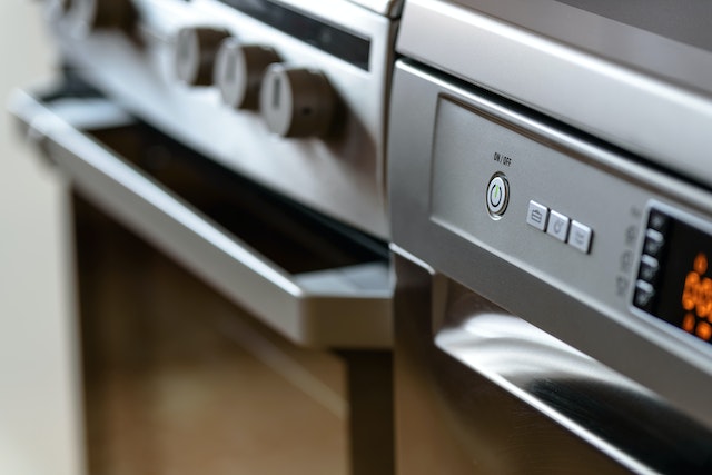 Outdoor Kitchen Appliances: Key Factors To Consider When Installing Your Oven & Grill